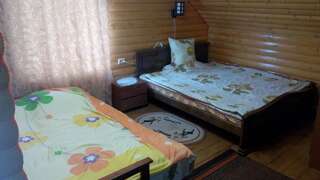 Гостевой дом Sadyba Gostynniy Dvir Изки Номер с 2 кроватями размера «queen-size»-2