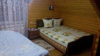 Гостевой дом Sadyba Gostynniy Dvir Изки Номер с 2 кроватями размера «queen-size»-3